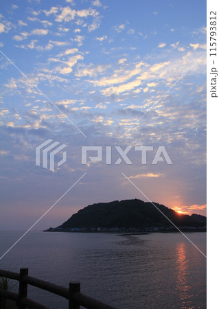 高知県 道の駅すくもサニーサイドパークから見た夕景 高知県 道の駅すくもサニーサイドパークから見た夕景 115793812