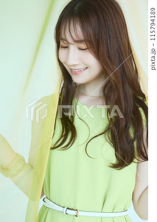 夏の女性ポートレート 夏の女性ポートレート 115794189