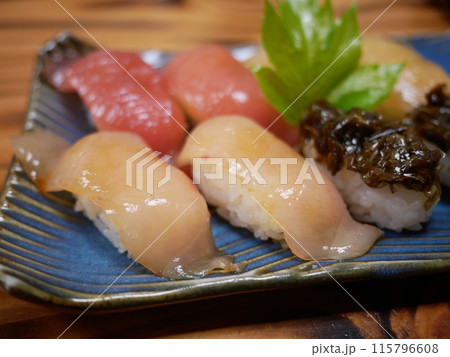 八丈島の郷土料理、島寿司 115796608