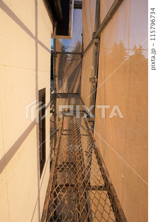 外壁塗装　屋根塗装　足場　養生シート　鋼管 115796734