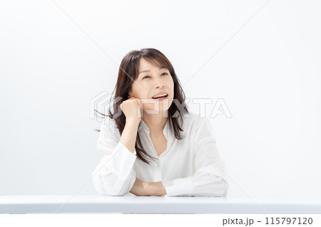 女性　ミドル　ビューティー 115797120