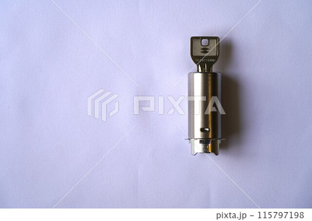 鍵とシリンダー 鍵とシリンダー 115797198