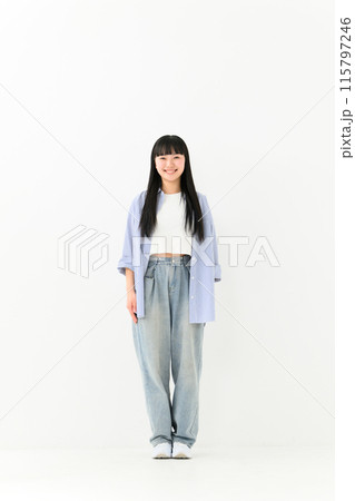 私服の女子高生　ポートレート　縦 115797246