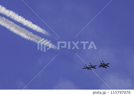 ブルーインパルス 航空自衛隊 戦闘機 飛行機 ブルーインパルス 航空自衛隊 戦闘機 飛行機 115797876
