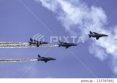 ブルーインパルス　航空自衛隊　戦闘機　飛行機 115797882