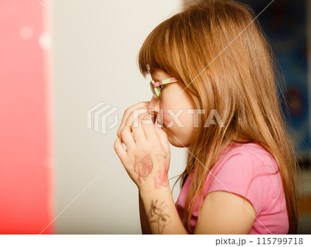 Little girl with the body painted 115799718