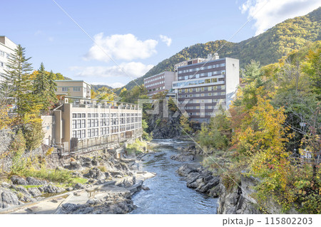 月見橋から下流方向　定山渓　札幌市 115802203