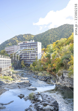 月見橋から下流方向　定山渓　札幌市 115802238