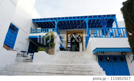 シディブサイドの景色【チュニジア】 115802927