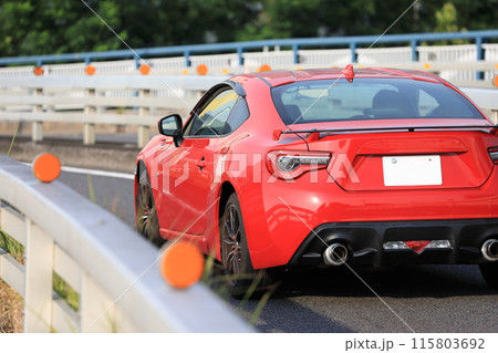 赤い国産スポーツカー 115803692