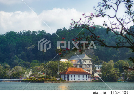 Sacred Tooth Relic Temple By Kandy Lake In Sri Lanka Sacred Tooth Relic Temple By Kandy Lake In Sri Lanka 115804092