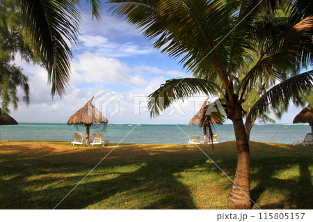 インド洋の貴婦人モーリシャス 世界文化遺産ルモーン山の麓のリゾート地ブラバン半島の海辺 インド洋の貴婦人モーリシャス 世界文化遺産ルモーン山の麓のリゾート地ブラバン半島の海辺 115805157