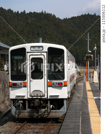 山奥のローカル線終着駅 山奥のローカル線終着駅 115806112