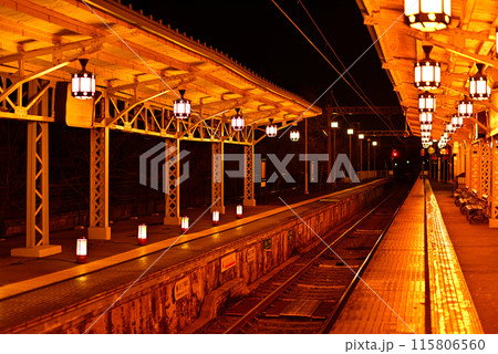 秋の夕べのホーム 秋の夕べのホーム 115806560