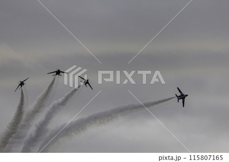 ブルーインパルス 航空自衛隊 戦闘機 飛行機 ブルーインパルス 航空自衛隊 戦闘機 飛行機 115807165
