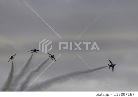 ブルーインパルス 航空自衛隊 戦闘機 飛行機 ブルーインパルス 航空自衛隊 戦闘機 飛行機 115807167
