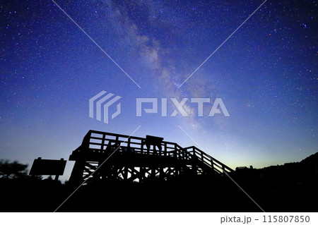 那須高原の満天の星空/栃木県那須町 大丸園地 展望台 那須高原の満天の星空/栃木県那須町 大丸園地 展望台 115807850