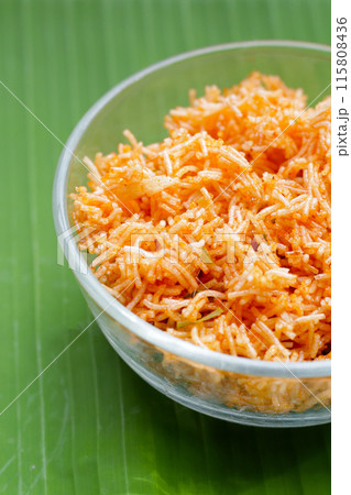 Sweet and sour crispy noodles 115808436