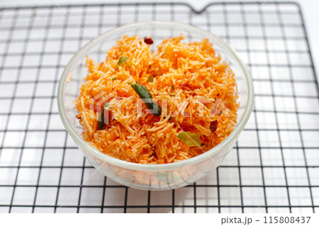 Sweet and sour crispy noodles 115808437