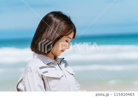 困難に直面する海洋エンジニア 困難に直面する海洋エンジニア 115810463