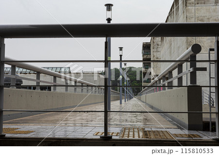 日本の岡山県岡山市の美しい町の風景 115810533