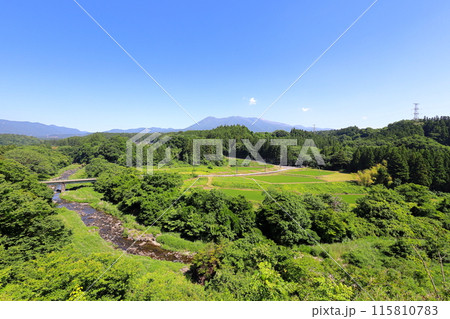 那須高原大橋からの新緑の那須高原と那須連山/栃木県那須町 那須高原大橋からの新緑の那須高原と那須連山/栃木県那須町 115810783