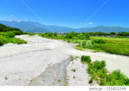 三峰川橋/三峰川より木曾駒ヶ岳方面を望む(長野県伊那市)【2024.6】 三峰川橋/三峰川より木曾駒ヶ岳方面を望む(長野県伊那市)【2024.6】 115811249