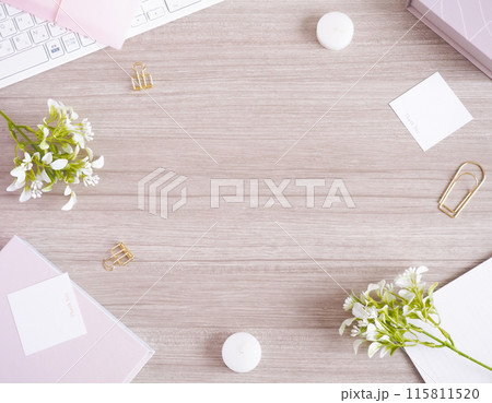 木目のナチュラルで女性らしいデスクフレーム 115811520