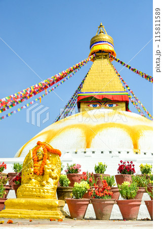 ネパールの首都カトマンズにあるボダナートのとても美しい風景 ネパールの首都カトマンズにあるボダナートのとても美しい風景 115811589