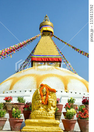 ネパールの首都カトマンズにあるボダナートのとても美しい風景 115811592
