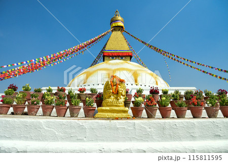 ネパールの首都カトマンズにあるボダナートのとても美しい風景 115811595