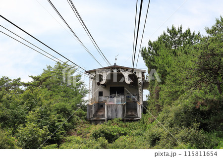 尾道散策 千光寺山ロープウェイからの山頂駅風景(広島県 尾道市) 尾道散策 千光寺山ロープウェイからの山頂駅風景(広島県 尾道市) 115811654