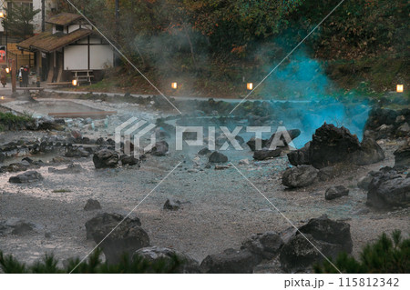 草津温泉・西の河原公園 足湯(日本、群馬県) 草津温泉・西の河原公園 足湯(日本、群馬県) 115812342