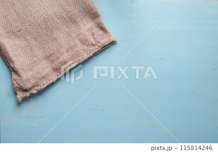 青背景に麻の布袋 115814246