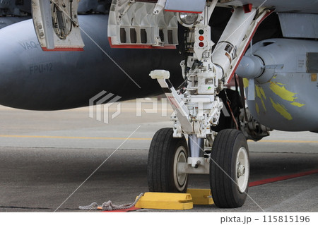 艦載機の前脚　カタパルトフック 115815196