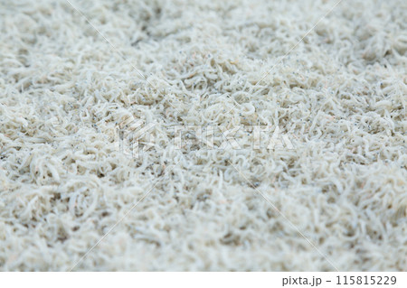 ちりめんの天日干し風景 115815229