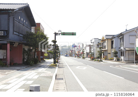 知覧町 県道のメインストリート 115816064