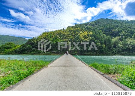 高知県　浅尾沈下橋 115816879