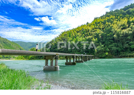 高知県　浅尾沈下橋 115816887