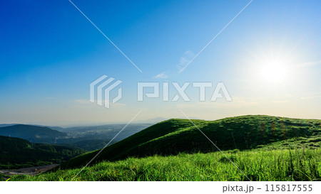 絶景風景　阿蘇の山並みから金峰山～長崎普賢岳までパノラマ風景　観光スポット扇坂展望所（俵山） 115817555