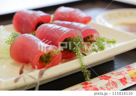 沖縄産海ブドウとマグロの料理 沖縄産海ブドウとマグロの料理 115818110