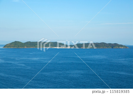 南あわじ市の沖にある沼島(ぬしま) 南あわじ市の沖にある沼島(ぬしま) 115819385
