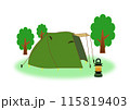 キャンプ場　緑のテントとランタン 115819403