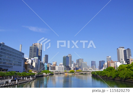 大阪　天満橋から望む中之島方面の風景 115820270
