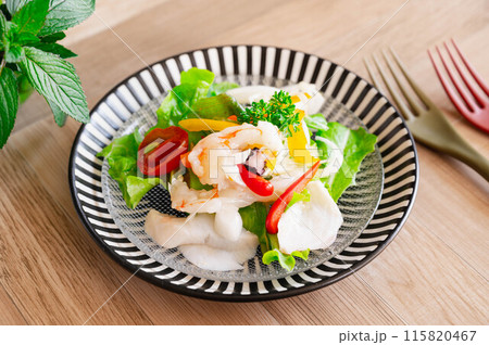 海鮮サラダ 115820467