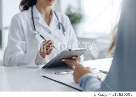 医療イメージ 診察結果の説明 医療イメージ 診察結果の説明 115820505