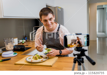 The chef is broadcasting live from workshop how to prepare a bean porridge with cauliflower The chef is broadcasting live from workshop how to prepare a bean porridge with cauliflower 115820735