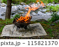 河原で焚火、アウトドア 115821370
