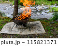 河原で焚火、アウトドア 115821371
