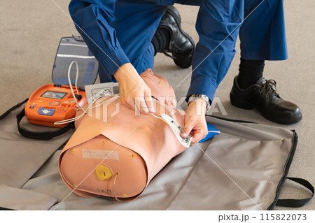 救急救命講習会 一次救命処置AEDの使用方法 救急救命講習会 一次救命処置AEDの使用方法 115822073